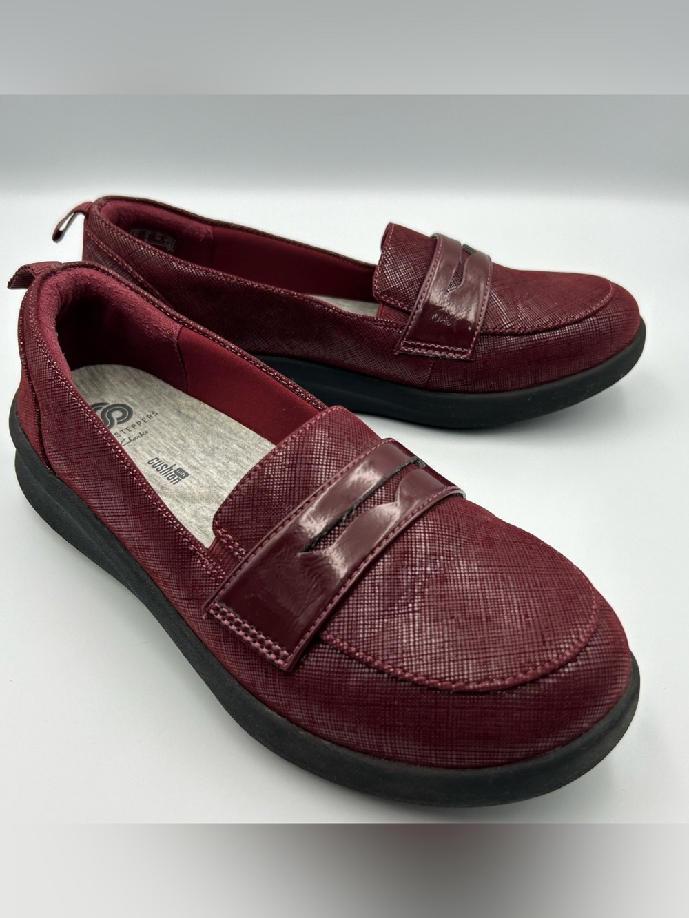 CLARKS CLOUDSTEPPERS Comfort Penny Loafers Size 8M Wedge Slip On Shoes Maroon